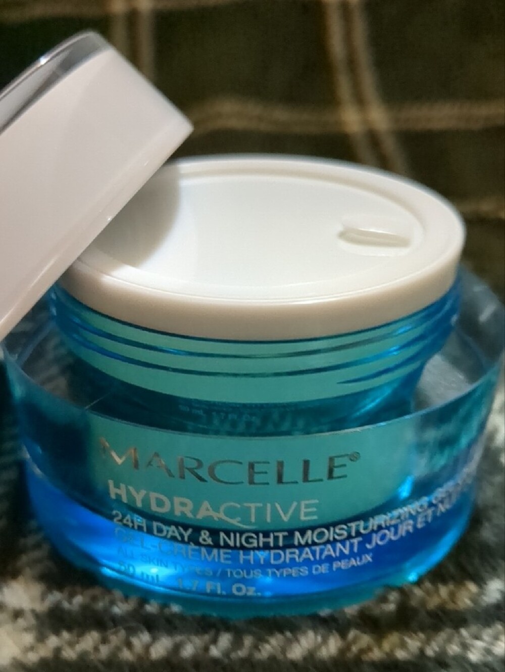 Two Marcelle Hydractive 24HR Day & Night Moisturizing Gel Cream - Picture 4 of 4